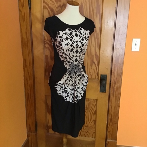 BCBGMaxAzria Black and White Geometric Print Dress - Picture 7 of 14